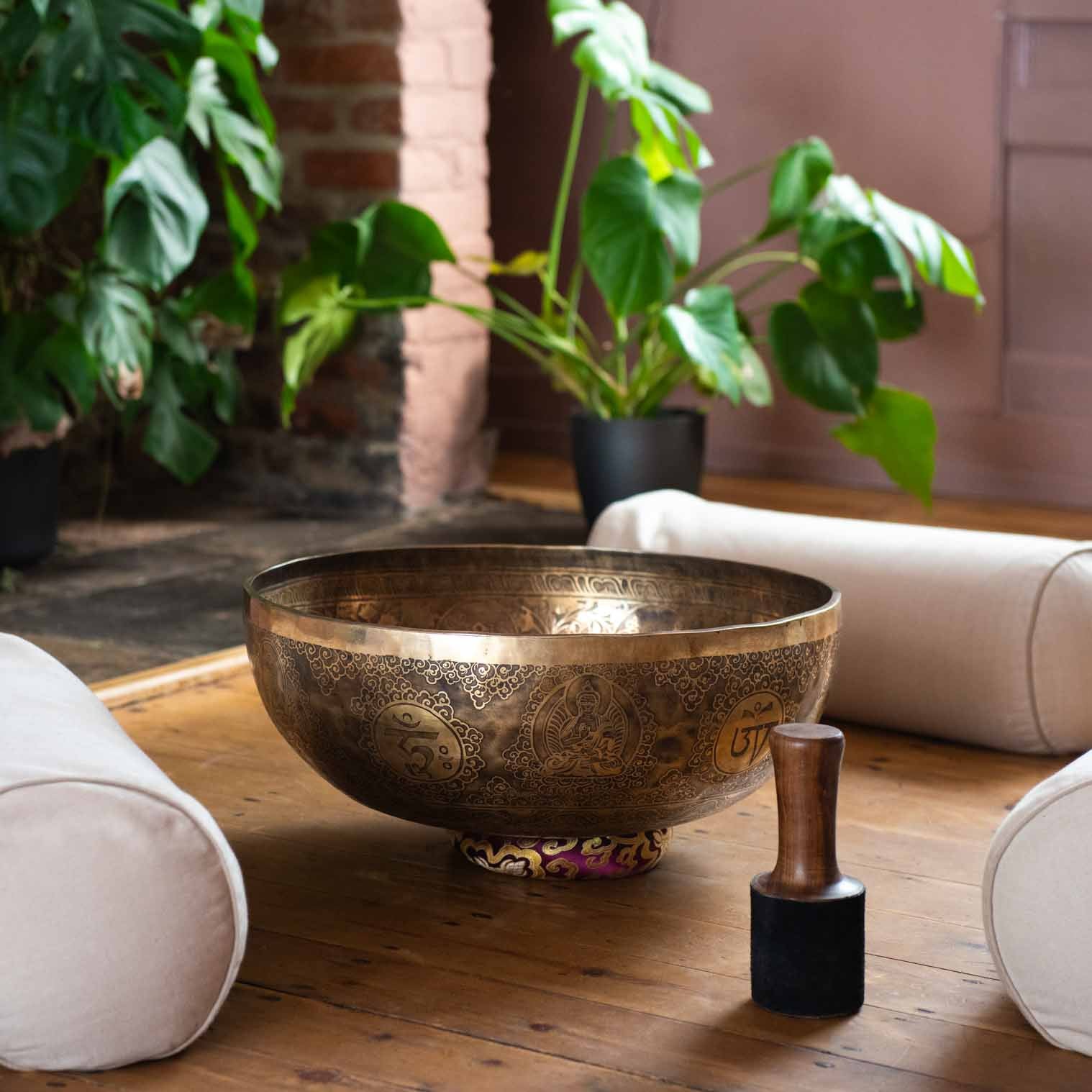 Giant Etched Artisan Singing Bowl No.128-Singing Bowls-Siesta Crafts