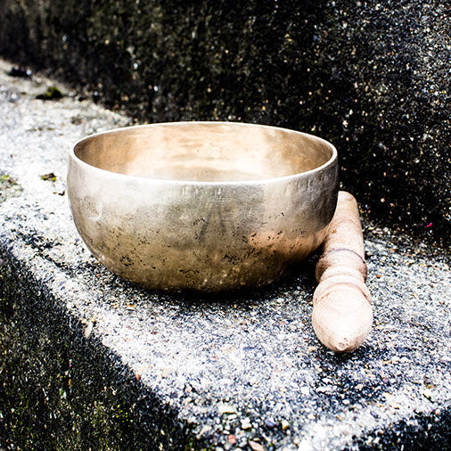 Hand Beaten Singing Bowl Approx 600g-Singing Bowls-Siesta Crafts