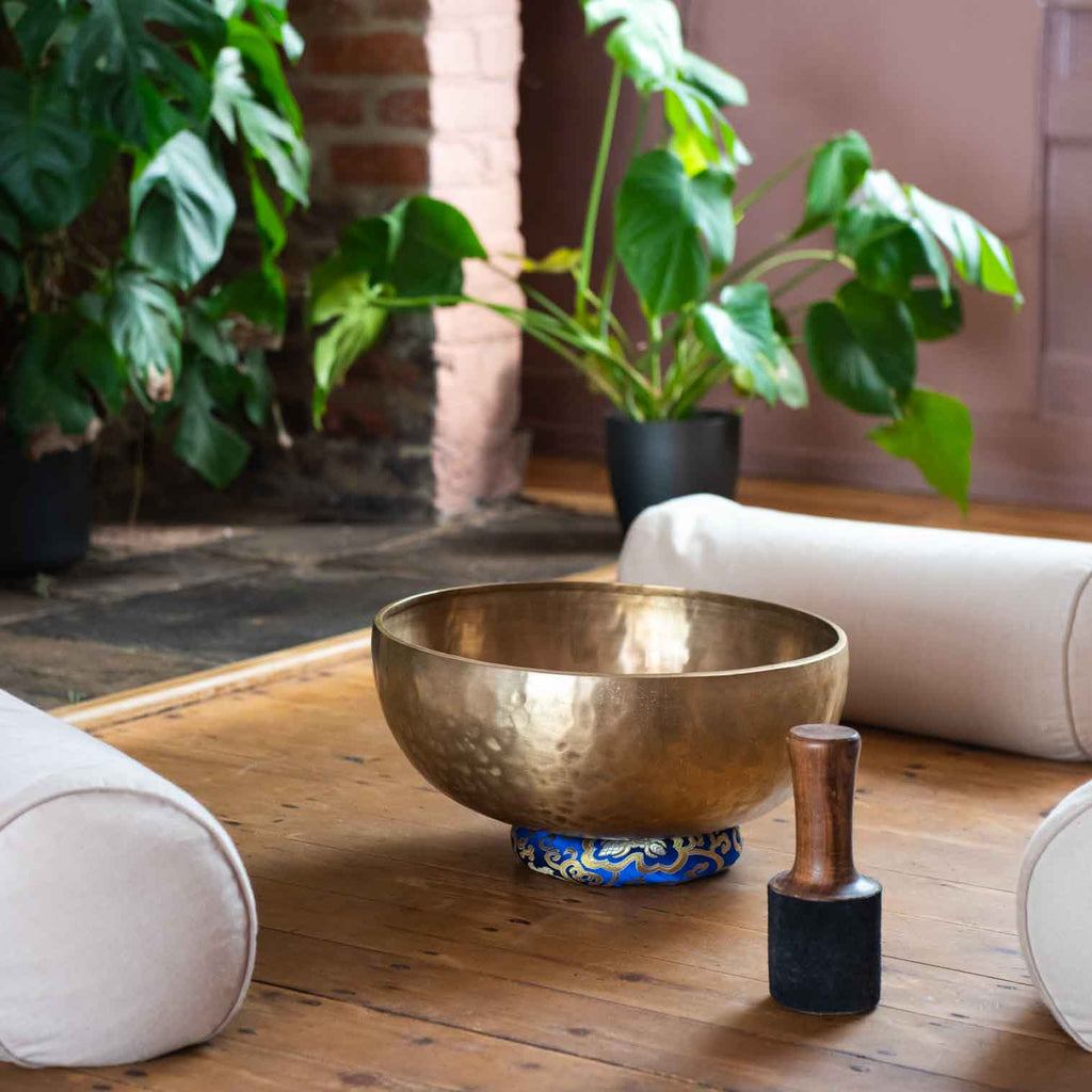 Extra Large Hand Beaten Singing Bowl No.19-Singing Bowls-Siesta Crafts