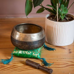 Antique Mani Singing Bowl No.39