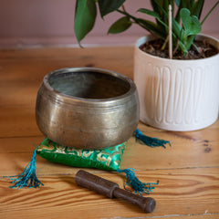 Antique Mani Singing Bowl No.40-Singing Bowls-Siesta Crafts