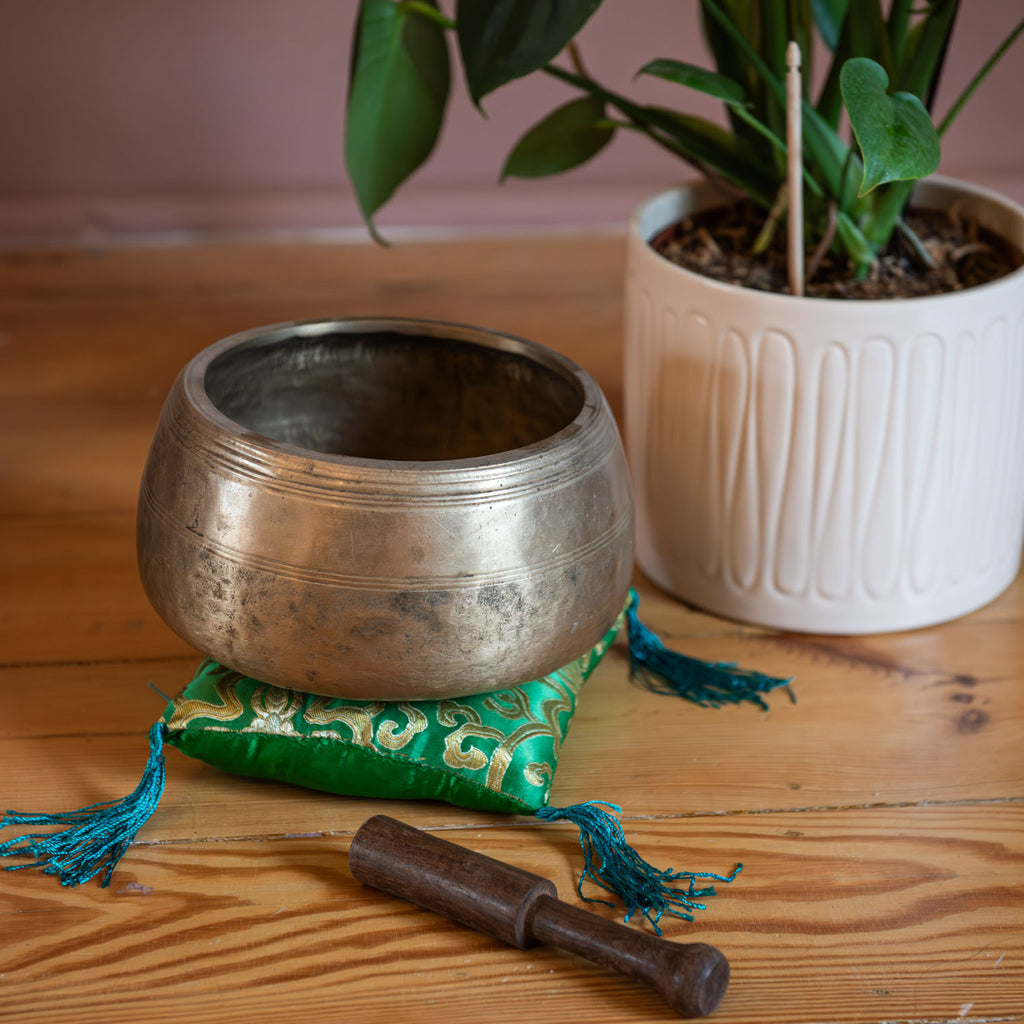 Antique Mani Singing Bowl No.41-Singing Bowls-Siesta Crafts